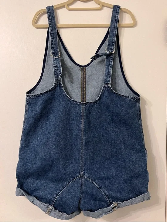 NEW WE THE FREE FREE PEOPLE HIGH ROLLER SHORTALL DENIM ROMPER ✨ - Picture 3 of 4